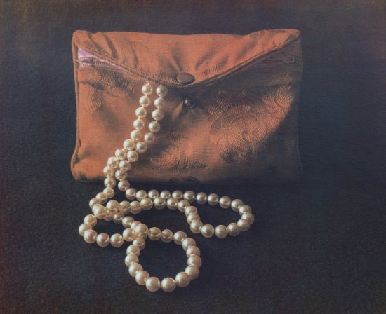 Purse & Pearls