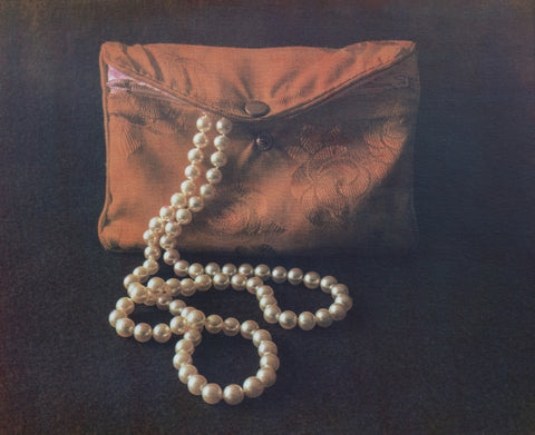 Purse & Pearls