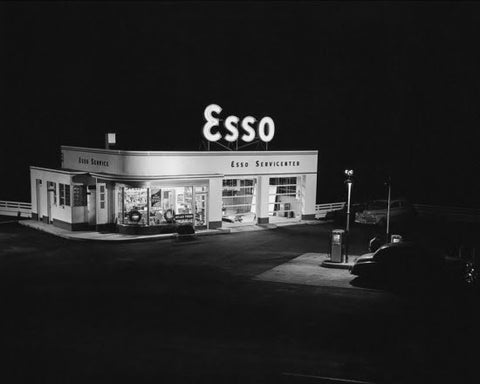 #2000-01-01 | Esso Station