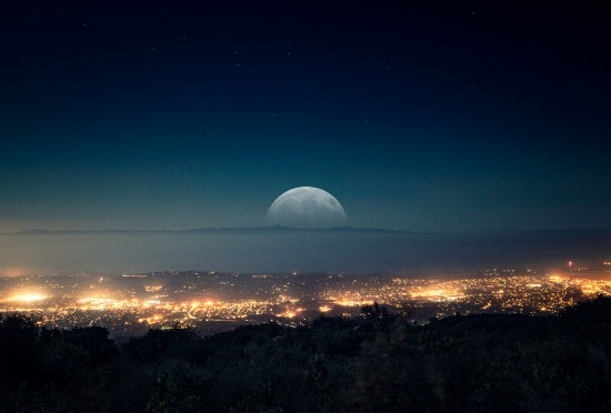 Moon On The Horizon